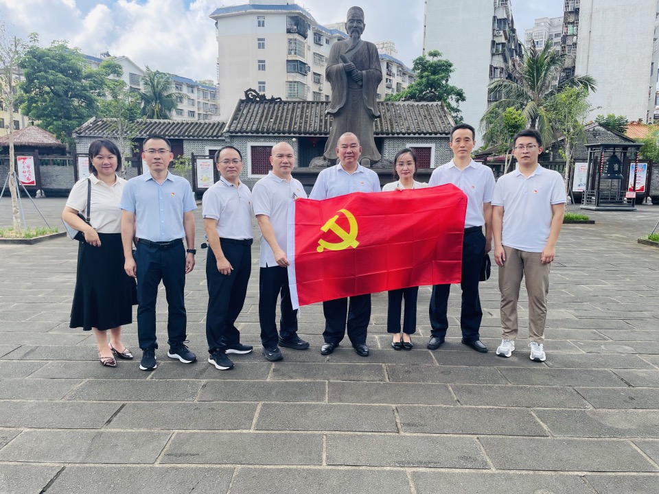 省商务厅政策法规处党支部、企业服务处党支部开展“七一”主题党日活动